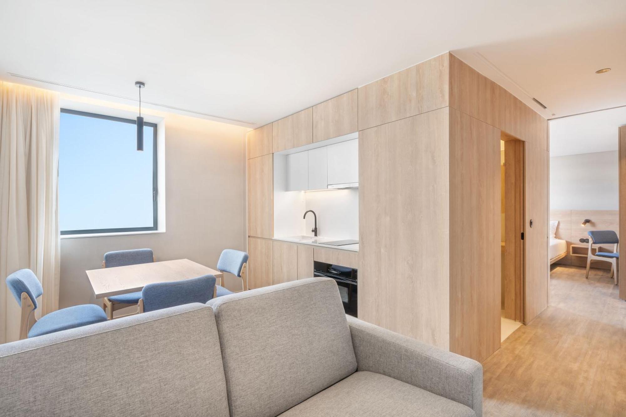 Deluxe Apartment